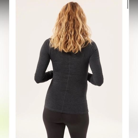 🐆NWOT Girlfriend Collective Heathered Gray/Blk Long Sleeve Top - Picture 2 of 8